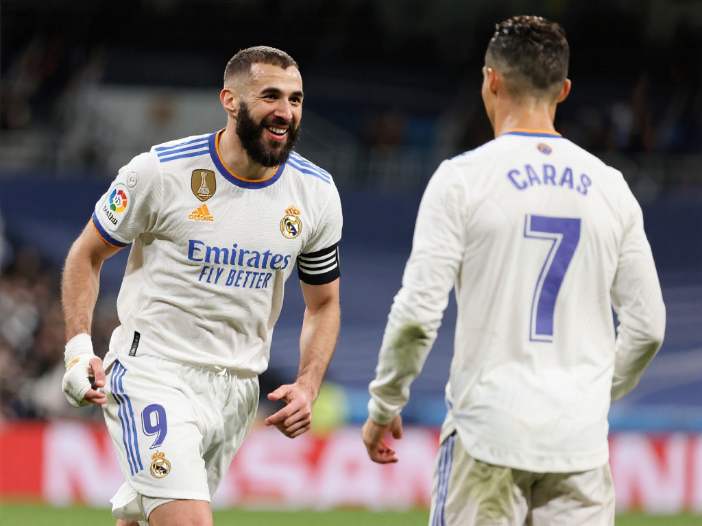 本赛季的表现无疑让本泽马成为了皇马最亮眼