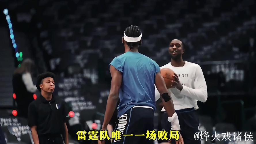 拓记：开拓者连常规中锋都没有，瀚森脸部挫伤因被伊迪撞击